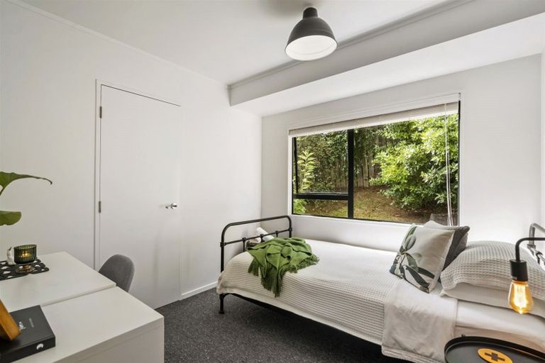 Photo of property in 2/70b Matipo Road, Mairangi Bay, Auckland, 0630