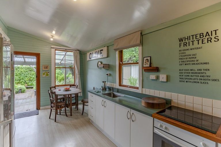 Photo of property in 8 Paradise Road, Napier South, Napier, 4110