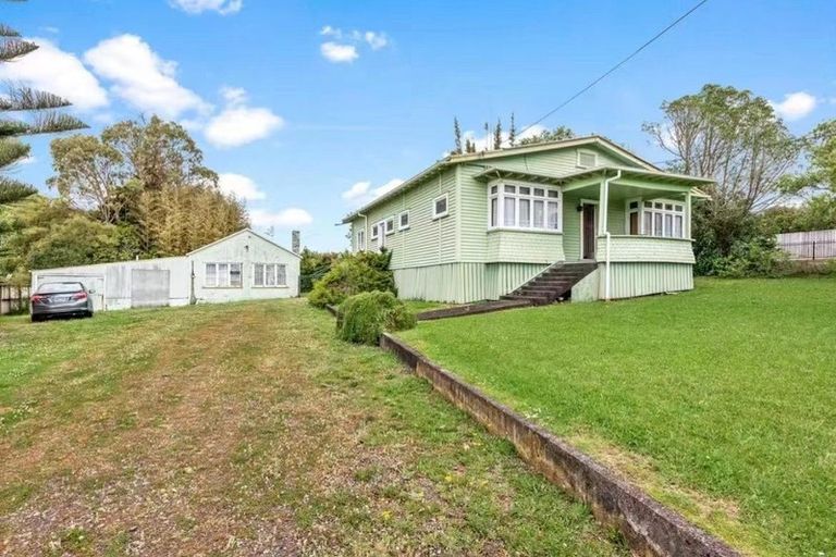 Photo of property in 305-311 Glengarry Road, Glen Eden, Auckland, 0602