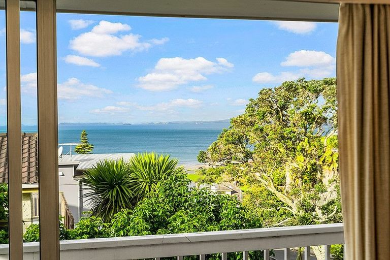 Photo of property in 26 Masterton Road, Rothesay Bay, Auckland, 0630