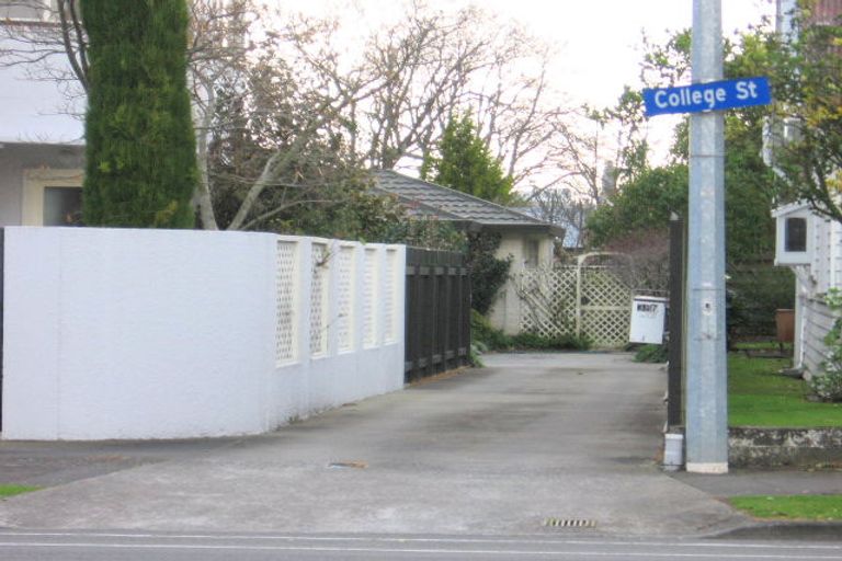 Photo of property in 387 College Street, Hokowhitu, Palmerston North, 4410