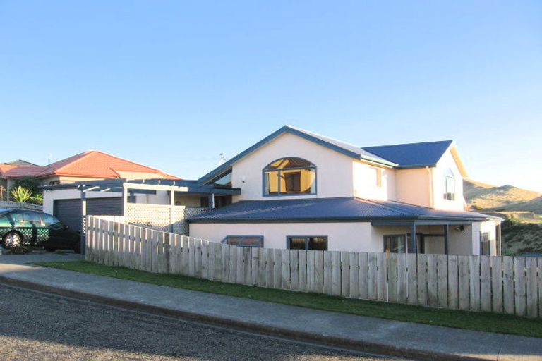 Photo of property in 13 Nether Green Crescent, Johnsonville, Wellington, 6037