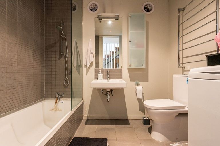 Photo of property in 255/21 Left Bank, Te Aro, Wellington, 6011