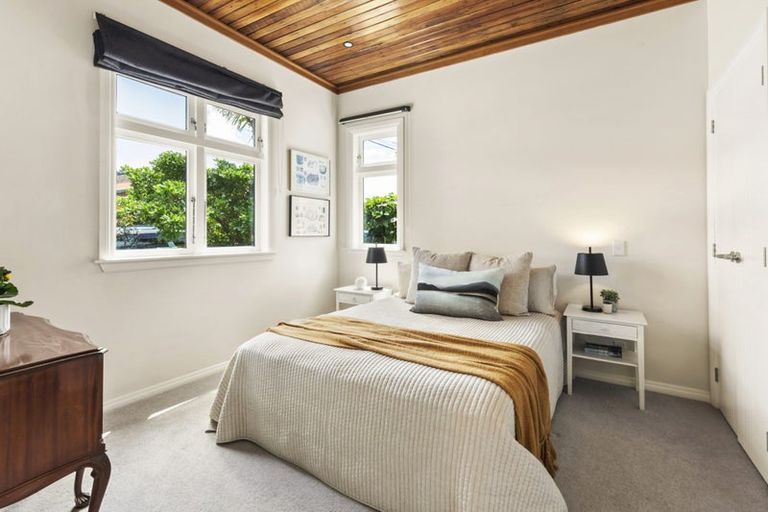 Photo of property in 89 Ross Street, Lyall Bay, Wellington, 6022