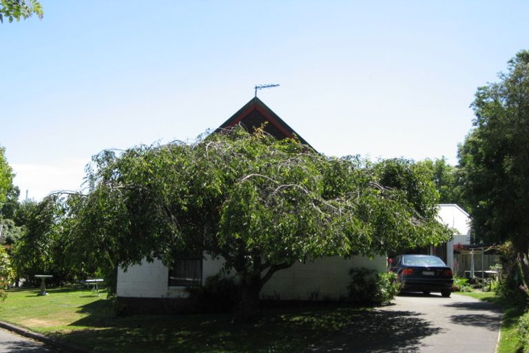 Photo of property in 1/25 Kingham Place, Avonhead, Christchurch, 8042