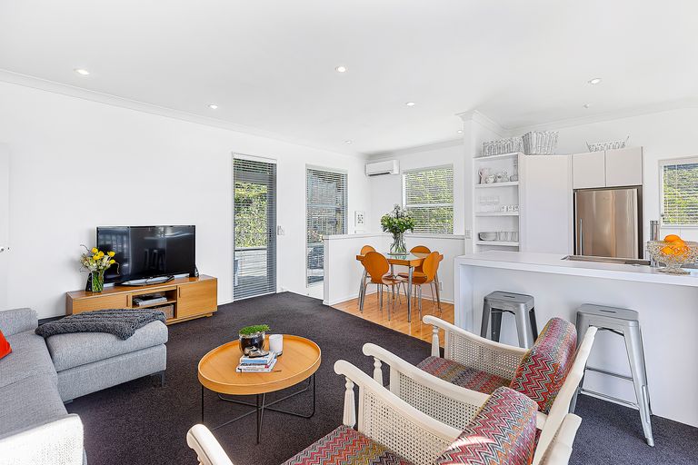 Photo of property in 7d Marjory Close, Broadmeadows, Wellington, 6035