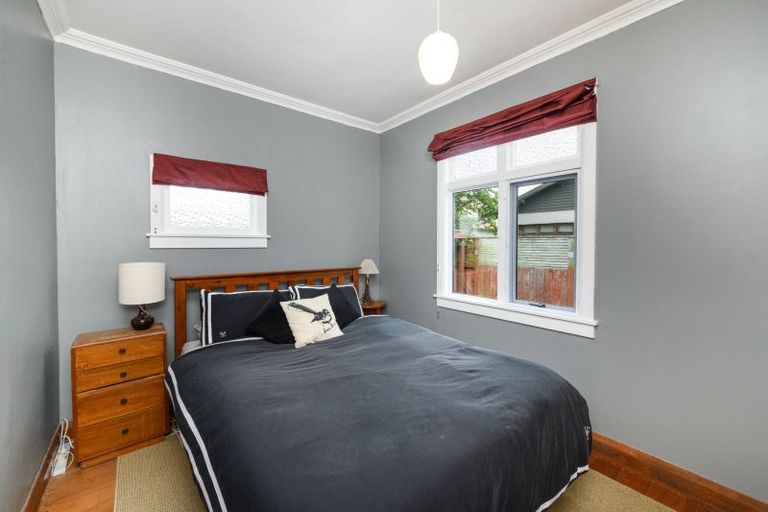 Photo of property in 33 Knowles Street, Terrace End, Palmerston North, 4410
