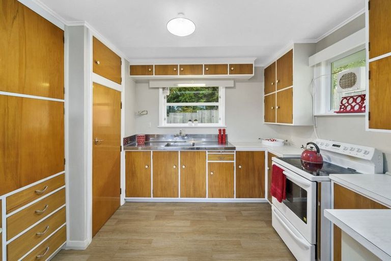 Photo of property in 18 Tarawa Street, Paekakariki, 5034