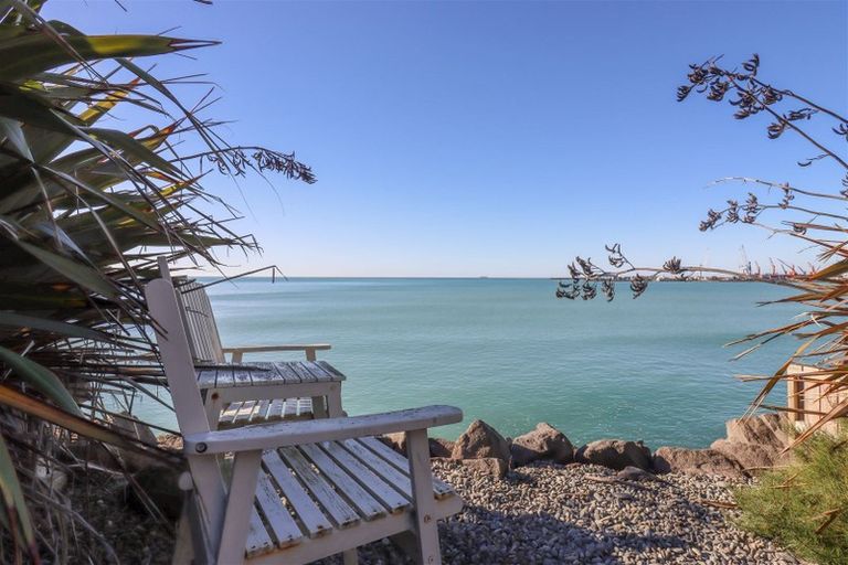 Photo of property in 16 Richmond Street, Waimataitai, Timaru, 7910