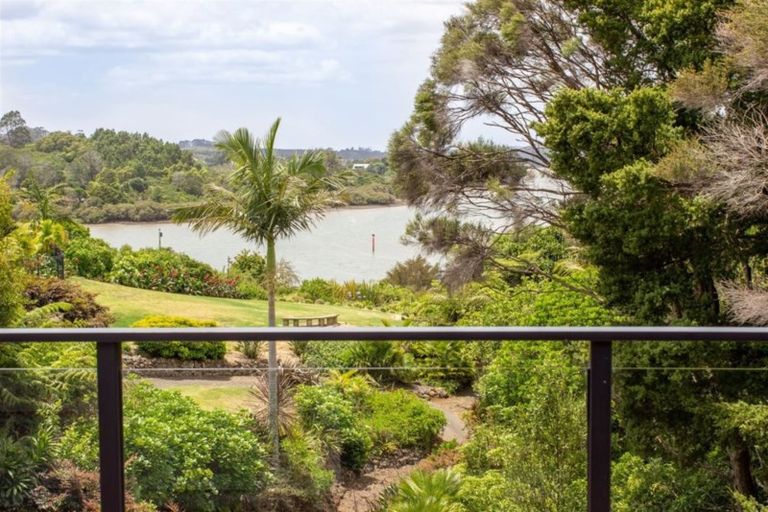 Photo of property in 114 Riverview Road, Kerikeri, 0230