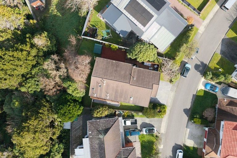 Photo of property in 6 Wantwood Grove, Churton Park, Wellington, 6037