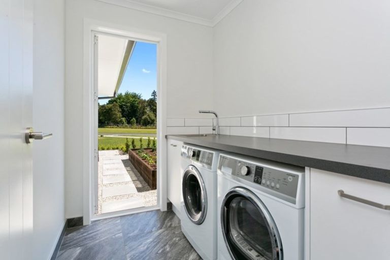 Photo of property in 51 Mike Smith Drive, Cambridge, 3434