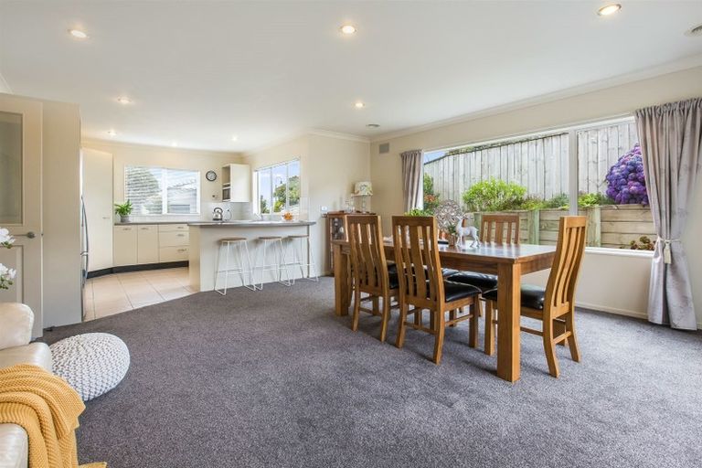 Photo of property in 3 Routeburn Avenue, Aotea, Porirua, 5024