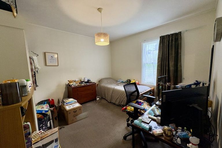 Photo of property in 2 Yale Road, Mount Cook, Wellington, 6021