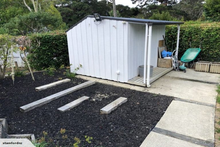 Photo of property in 46 Taupo Street, Green Bay, Auckland, 0604