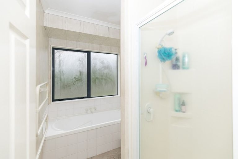 Photo of property in 14 Pointon Glade, Grandview Heights, Hamilton, 3200