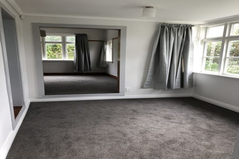 Photo of property in 3 Ngatitoa Street, Tawa, Wellington, 5028