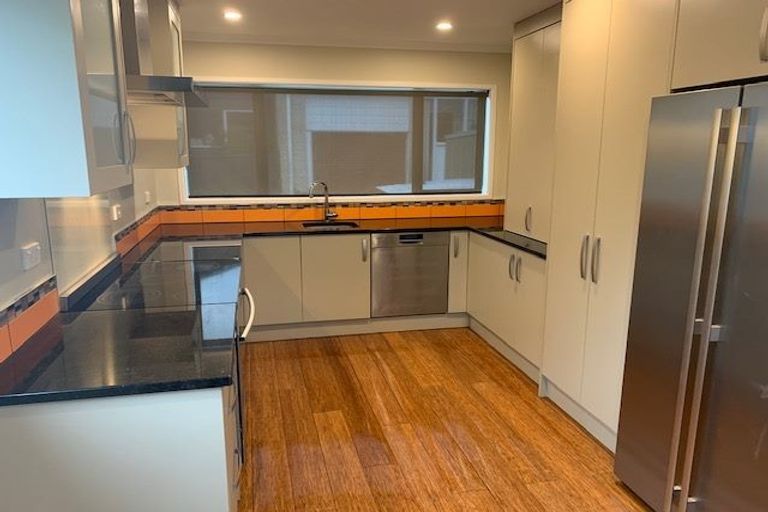 Photo of property in 18 Kaikoura Street, Maupuia, Wellington, 6022