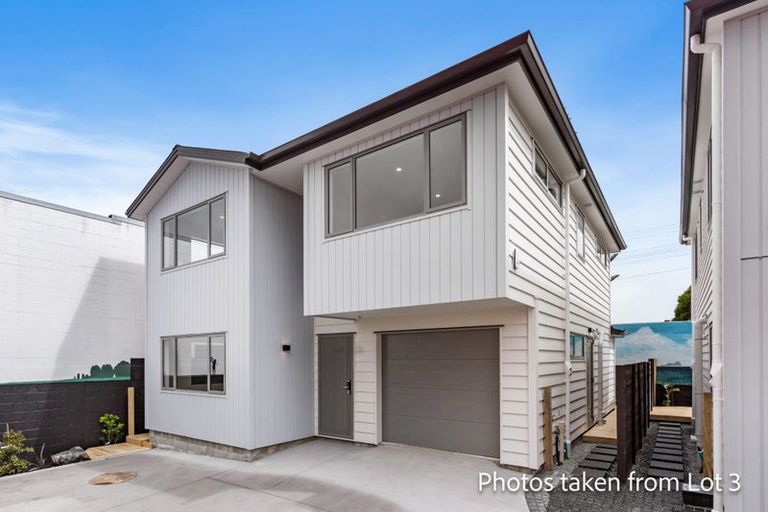 Photo of property in 1e Stottholm Road, Titirangi, Auckland, 0604