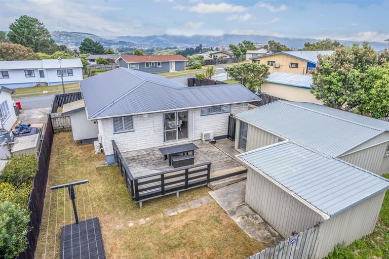 Photo of property in 41 Cleat Street, Whitby, Porirua, 5024