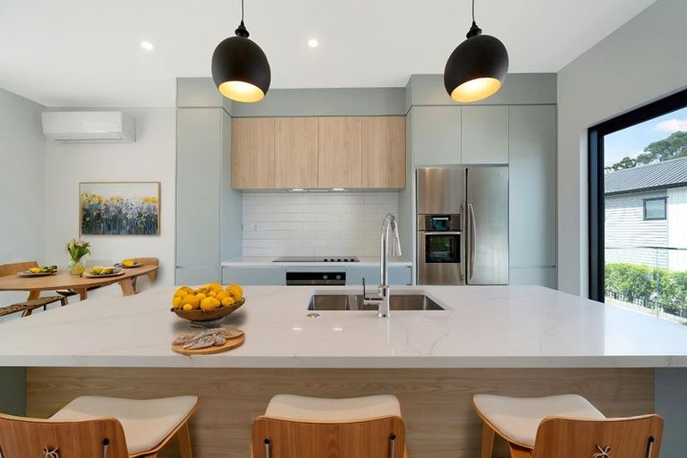 Photo of property in 1/107 Hobsonville Road, West Harbour, Auckland, 0618