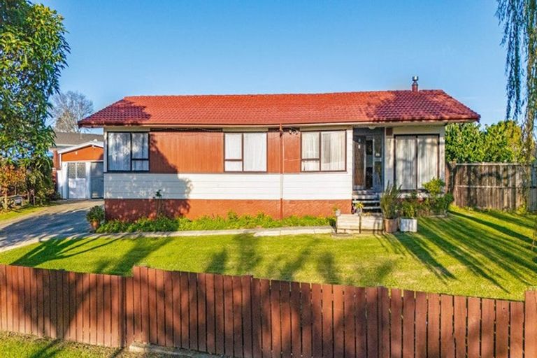 Photo of property in 1 Heathberry Close, Papatoetoe, Auckland, 2025