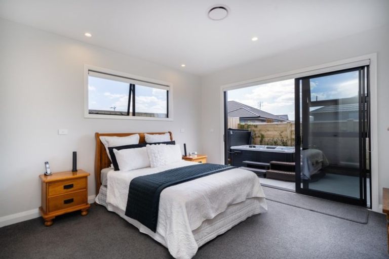 Photo of property in 22 Kahuparere Crescent, Pyes Pa, Tauranga, 3112