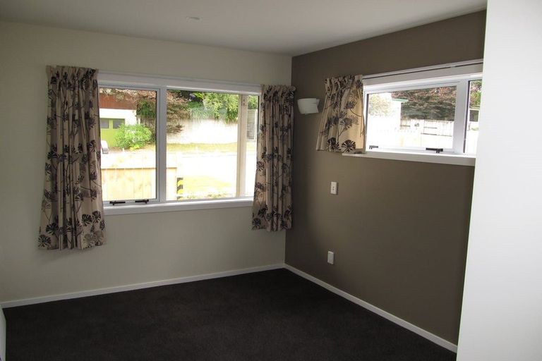 Photo of property in 16a Lincoln Avenue, Tawa, Wellington, 5028