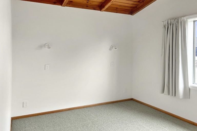 Photo of property in 1/5 Aubrey Crescent, Rainbow Point, Taupo, 3330