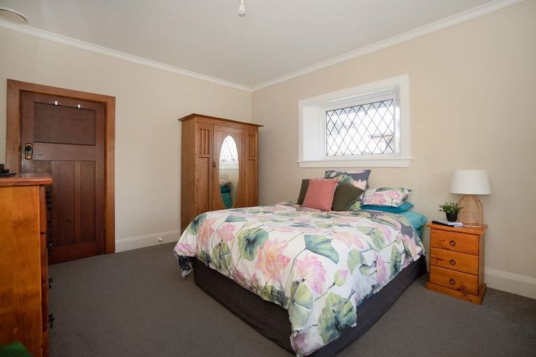 Photo of property in 21 Burns Avenue, Takaro, Palmerston North, 4412