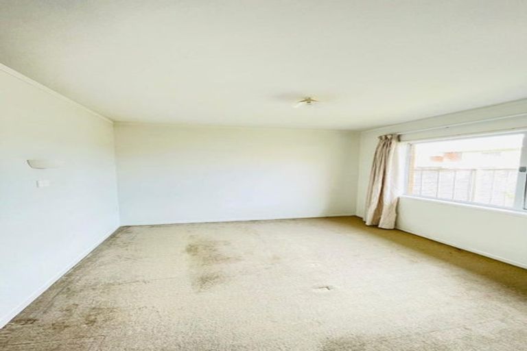 Photo of property in 22 Vanbrugh Place, Bucklands Beach, Auckland, 2014