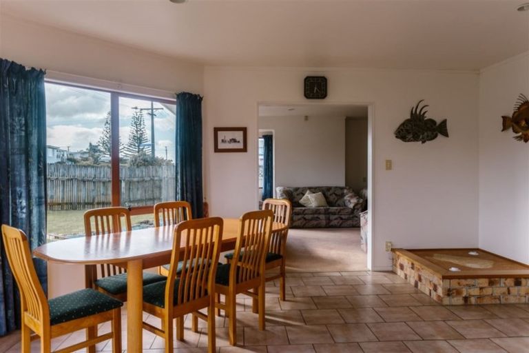 Photo of property in 16 Halligan Road, Whitianga, 3510