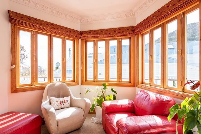 Photo of property in 5-7 Mahoe Street, Eastbourne, Lower Hutt, 5013