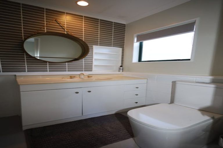 Photo of property in 4b Langstone Street, Welcome Bay, Tauranga, 3112