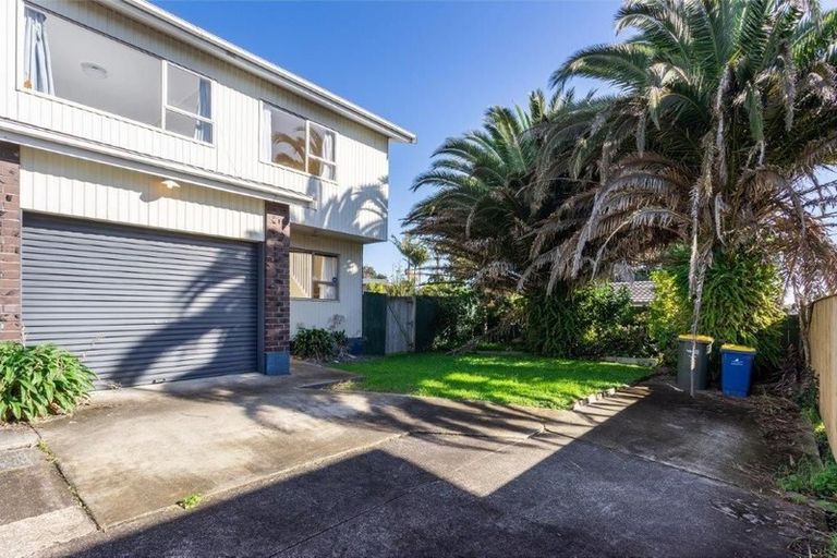Photo of property in 4/90 Lynwood Road, New Lynn, Auckland, 0600