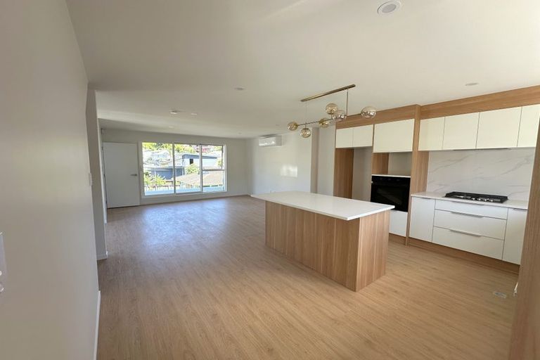 Photo of property in 15a Blenheim Street, Glenfield, Auckland, 0629