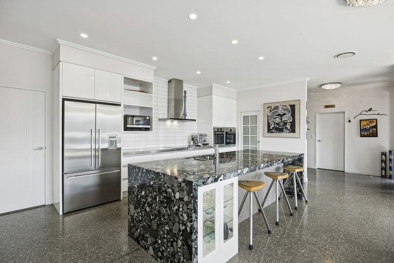 Photo of property in 28 Barling Street, Macandrew Bay, Dunedin, 9014