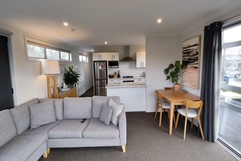 Photo of property in 16 Burgundy Drive, Martinborough, 5711