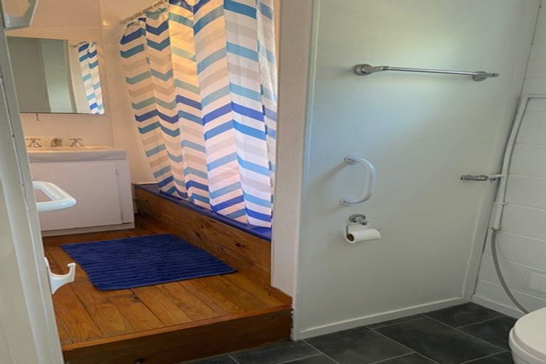 Photo of property in 124 Manuka Road, Bayview, Auckland, 0629