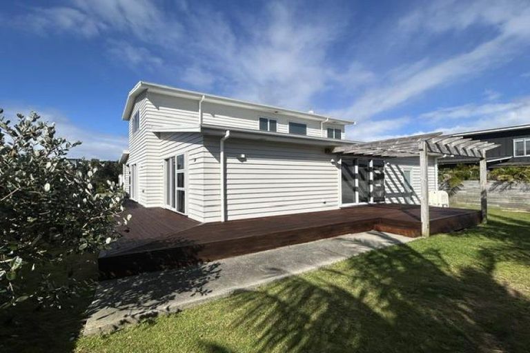 Photo of property in 12 Matariki Street, Omaha, 0986