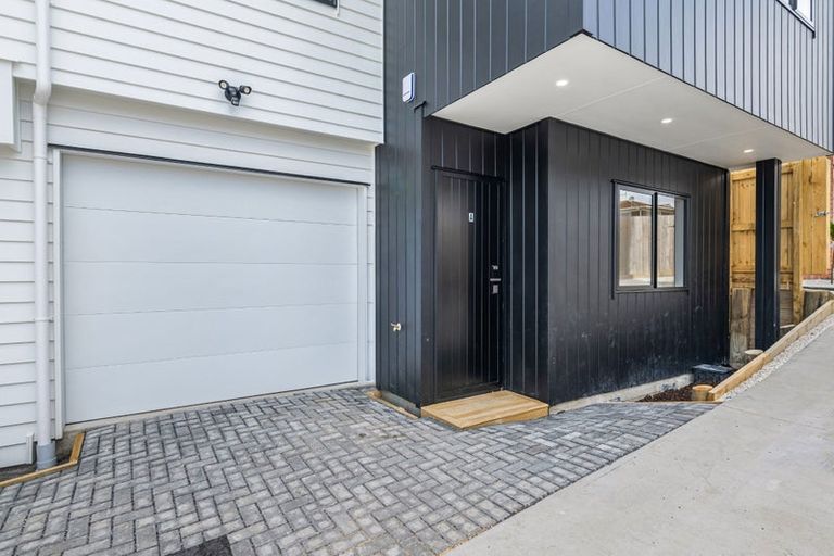 Photo of property in 49b Vera Road, Te Atatu South, Auckland, 0610