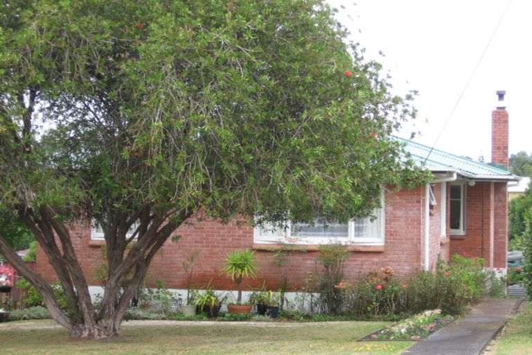 Photo of property in 17 Fordham Street, Beach Haven, Auckland, 0626