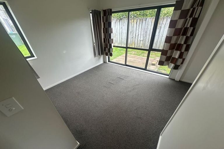 Photo of property in 19 Barrys Road, Glendene, Auckland, 0602