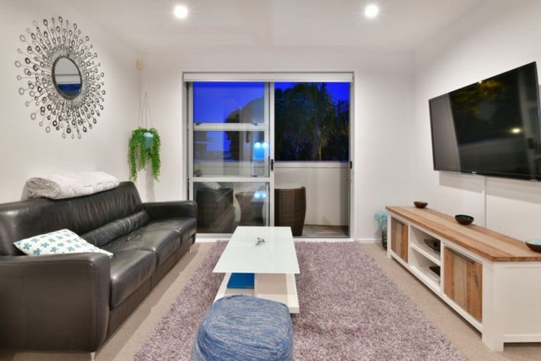 Photo of property in 39/3 Riverside Road, Orewa, 0931