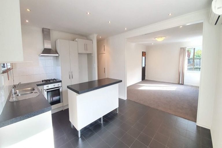 Photo of property in 2/68 Abberley Crescent, St Albans, Christchurch, 8014