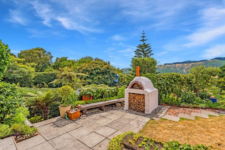 Photo of property in 25 Tennis Court Road, Raumati South, Paraparaumu, 5032