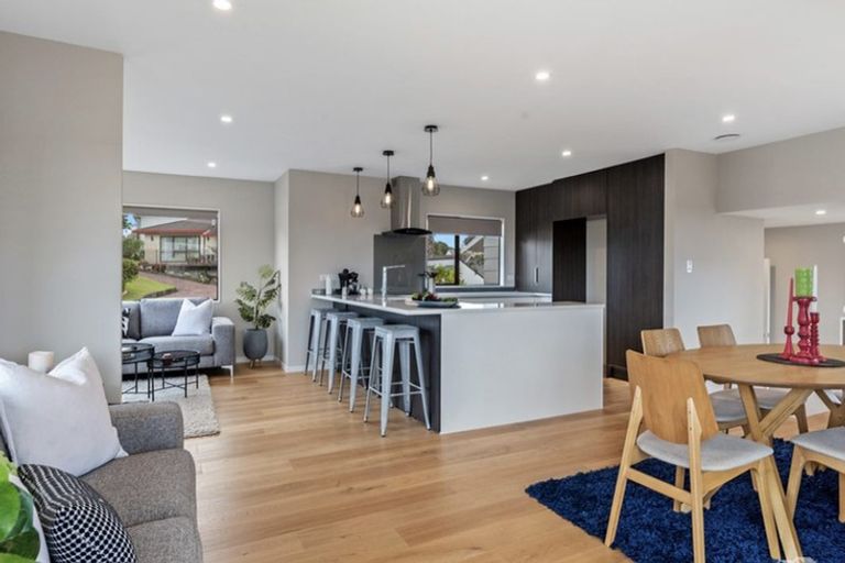 Photo of property in 168 Luckens Road, West Harbour, Auckland, 0618