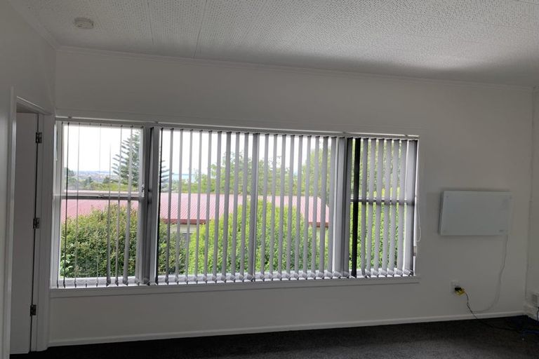 Photo of property in 2/541 East Coast Road, Browns Bay, Auckland, 0630