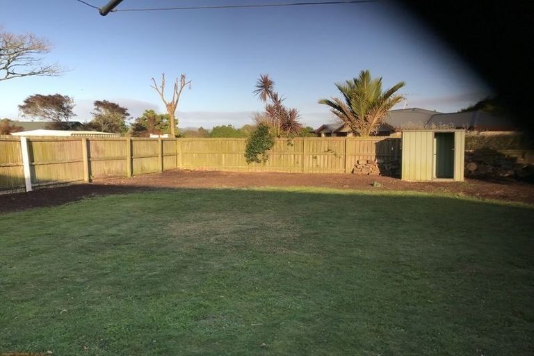 Photo of property in 4 Coolen Place, Tuakau, 2121