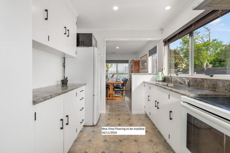 Photo of property in 15 Escort Grove, Awapuni, Palmerston North, 4412